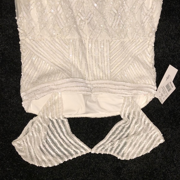 White beaded wedding dress - Picture 7 of 8